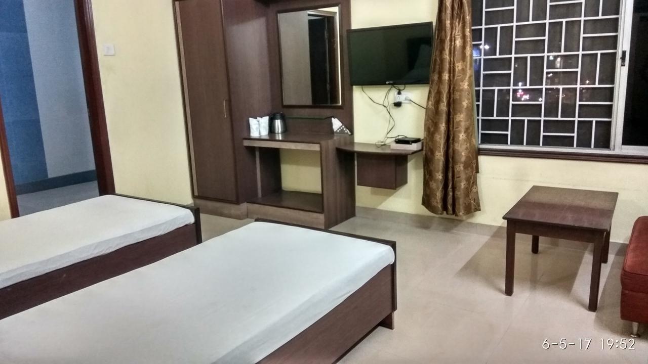 Hotel Varsa Dibrugarh Dış mekan fotoğraf