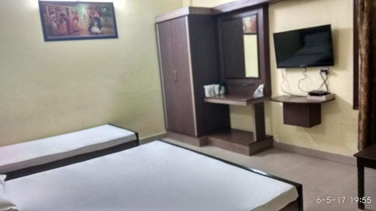 Hotel Varsa Dibrugarh Dış mekan fotoğraf